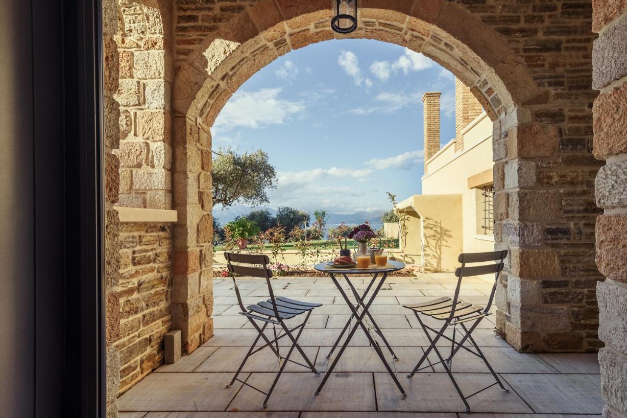 Villa Kalamos / Sea View And Pool Nearby Athens ภายนอก รูปภาพ