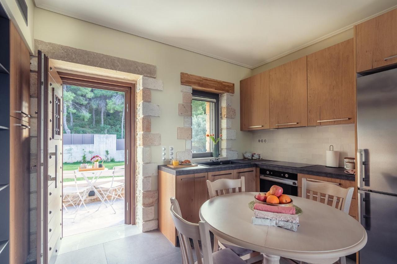 Villa Kalamos / Sea View And Pool Nearby Athens ภายนอก รูปภาพ