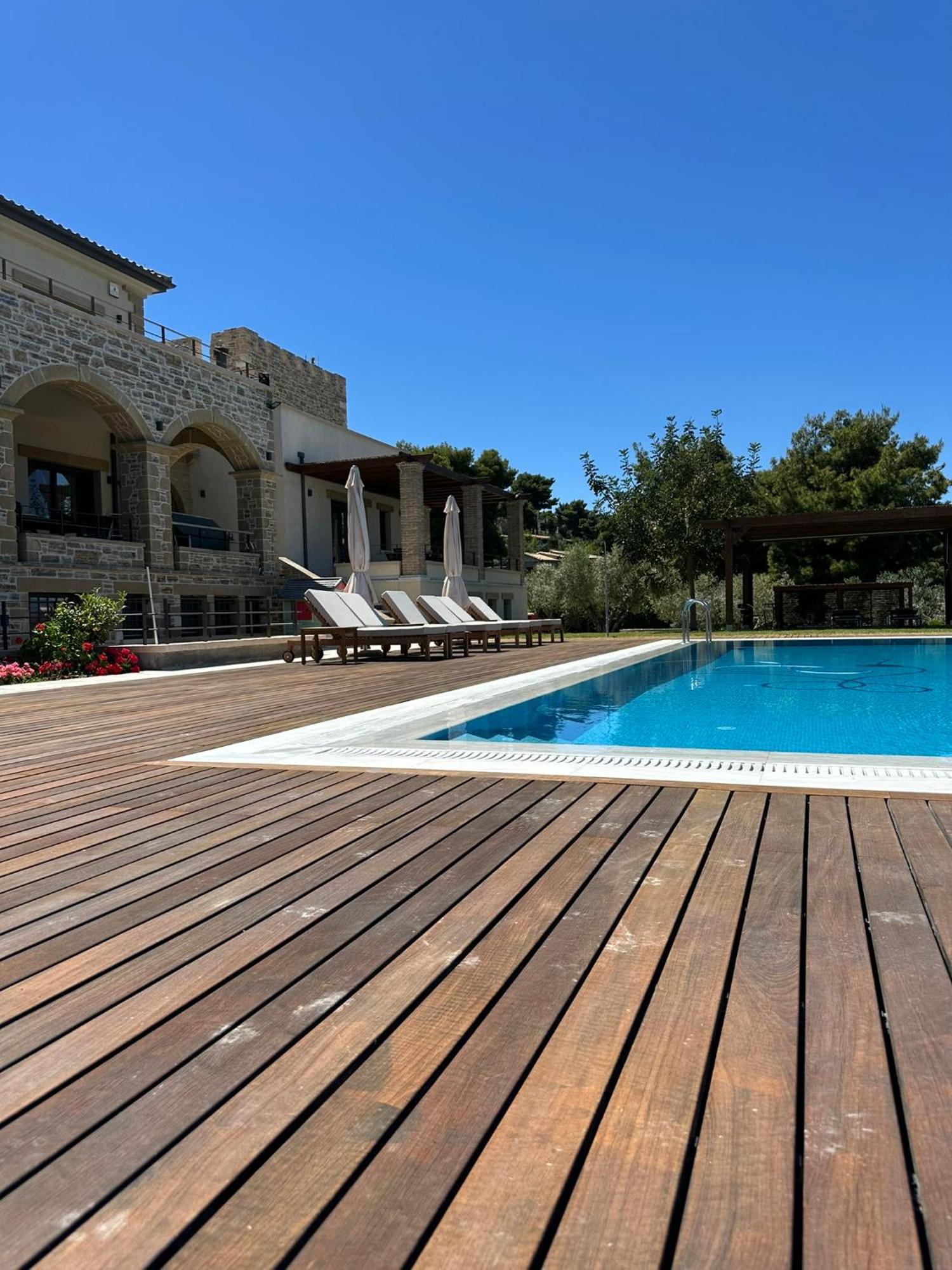 Villa Kalamos / Sea View And Pool Nearby Athens ภายนอก รูปภาพ