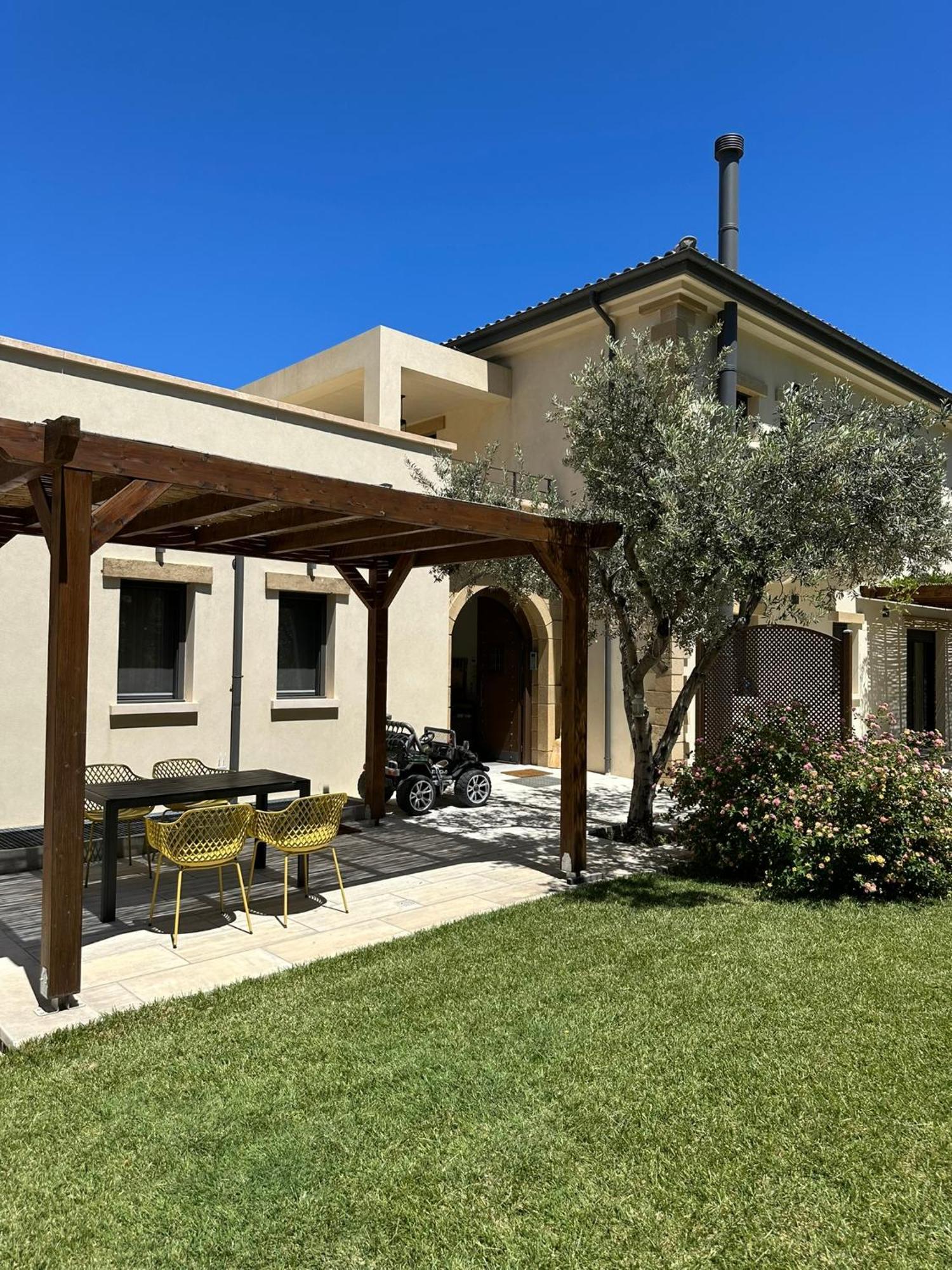 Villa Kalamos / Sea View And Pool Nearby Athens ภายนอก รูปภาพ
